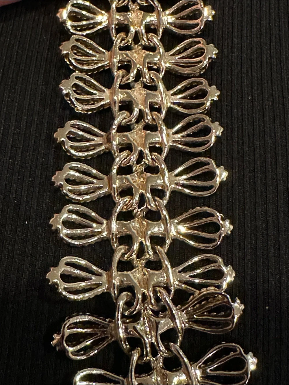 Vintage Signed Emmons Gleaming Bows Gold Tone Wide Panel Link Bracelet